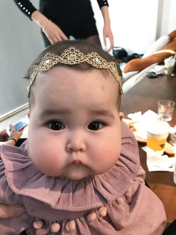 It turns out that chubby dumpling cheeks that look like you want to “bite” have extremely important uses for children