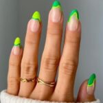 Los más de 100 diseños de uñas de neón atractivos, vibrantes y emocionantes