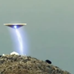 Misterioso OVNI triangular cautiva a los expertos con un fenómeno energético inexplicable (vídeo)