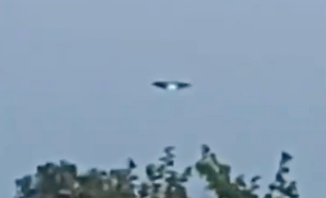 “Avistamiento OVNI en Nueva Jersey: Vecinos graban 4 impresionantes videos el 14 de septiembre de 2020” (UFO sighting in New Jersey: Neighbors record 4 impressive videos on September 14, 2020)